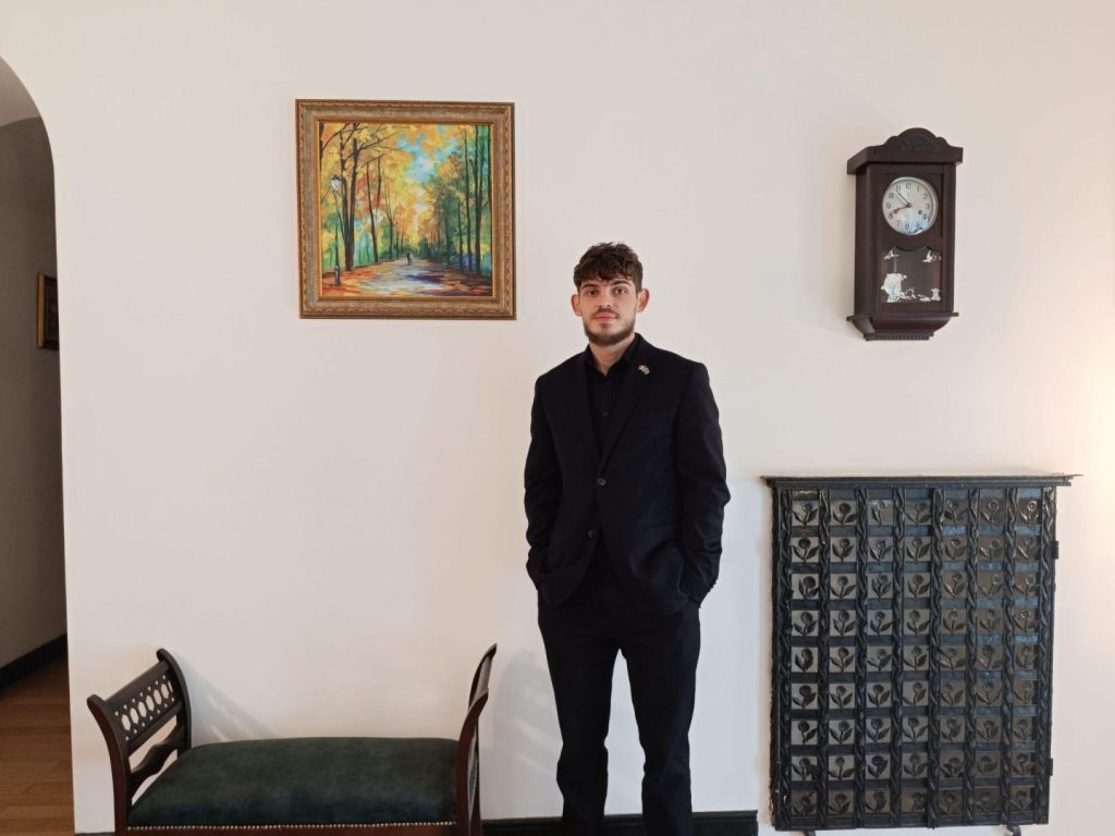 Strategiile lui Vlad Augustin pentru captarea atenției în locații premium cu DOOH 4 Strategiile lui Vlad Augustin pentru captarea atenției în locații premium cu DOOH