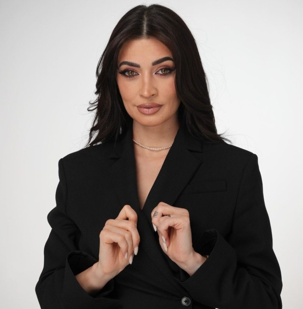 Manuela Halasag de la REMAX Klass îți oferă consultanță personalizată pentru achiziția de apartamente premium