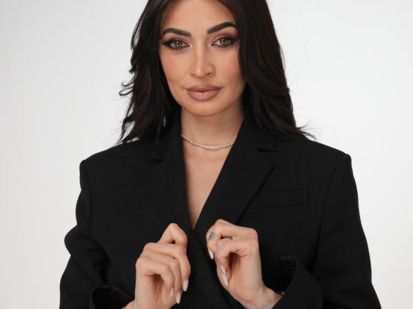 Manuela Halasag de la REMAX Klass îți oferă consultanță personalizată pentru achiziția de apartamente premium
