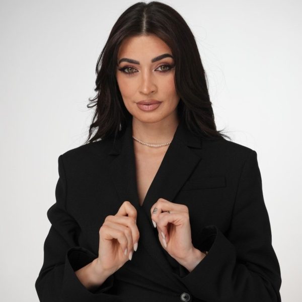 Manuela Halasag de la REMAX Klass îți oferă consultanță personalizată pentru achiziția de apartamente premium